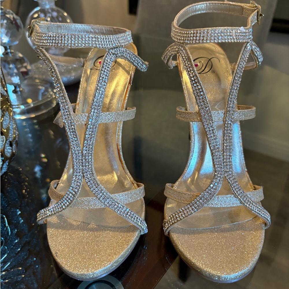 Elegant Rhinestone Strappy Sandals